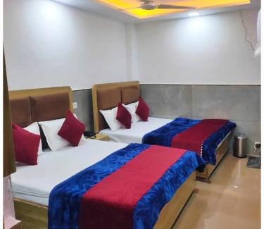 Varanasi Hotel | HOTEL Banaras # paradise Varanasi Near Kashi Vishwanath Temple - Free Public Parking and Wifi Facilities - Air Conditioning Room - Best Hotel