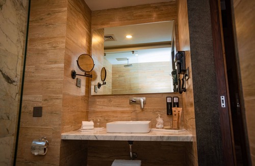 Thamel Hotel | Explore Comfort at Hotel Barahi Kathmandu - 4-Star Retreat
