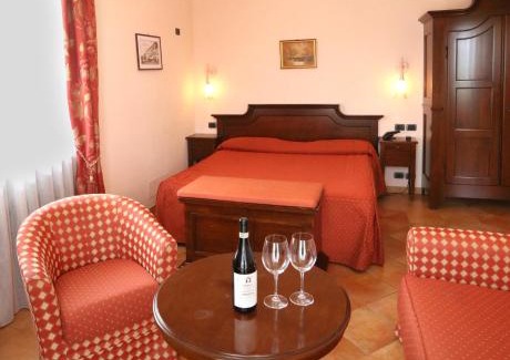Barolo Hotel | Explore Hotel Barolo: Family-Friendly with Pool & Hot Tub