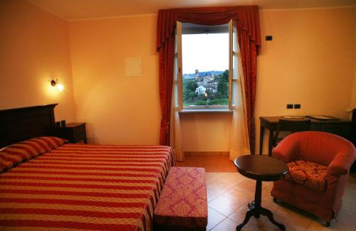 Barolo Hotel | Explore Hotel Barolo: Family-Friendly with Pool & Hot Tub