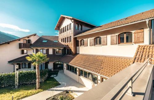 Albertville Hotel | Discover Base Camp Lodge in Albertville, Pet-Friendly & Relaxing