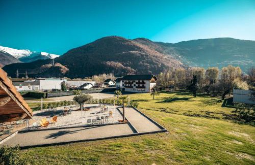 Albertville Hotel | Discover Base Camp Lodge in Albertville, Pet-Friendly & Relaxing