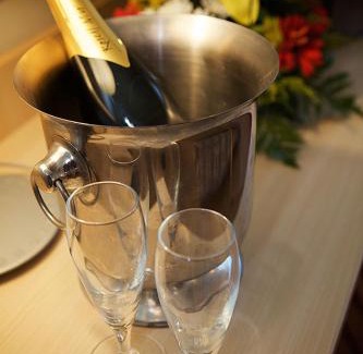 Vilafranca del Penedes Hotel | Budget-Friendly Hotel Basic with Pet and Child Amenities