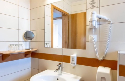 Maribor Hotel | Discover Hotel Bau: Rated 9.4 with Spa & Family Amenities