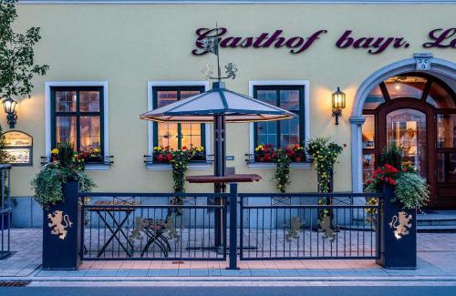 Osterhofen Hotel | Comfortable Stay at Hotel Bayrischer Löwe - Pet Friendly