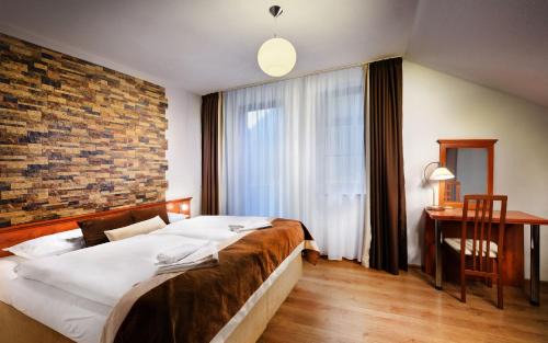 Besenova Hotel | Explore Hotel Bešeňová: Family-Friendly with Oceanfront Bliss