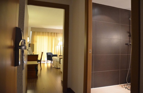 Province of Toledo Hotel | Relax at Hotel Beatriz Toledo Auditorium & Spa with Pool