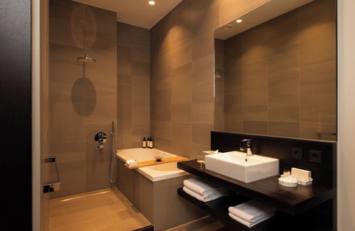 Wyck Hotel | Discover Hotel Beaumont: 4-Star Stay with Family-Friendly Amenities