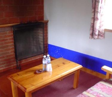 Huasca De Ocampo Hotel | Relax at Hotel Bella Vista: Family-Friendly with Pool & Hot Tub