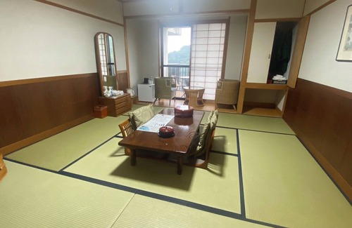 Otsuki Hotel | Relax at Hotel Bellreef Ootsuki: Spa, Hot Tub & More!
