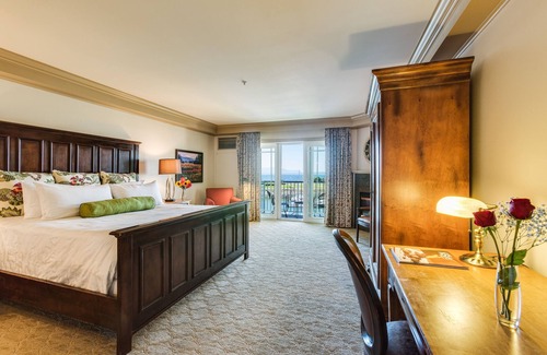 City Center Hotel | Experience Hotel Bellwether: Top-Rated Stay with Spa & Dining