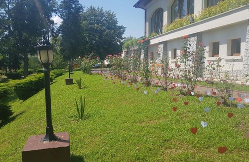 Baile Govora Hotel | Welcoming Hotel Belvedere: Family-Friendly with Hot Tub