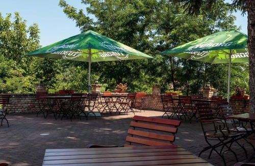 Baile Govora Hotel | Welcoming Hotel Belvedere: Family-Friendly with Hot Tub
