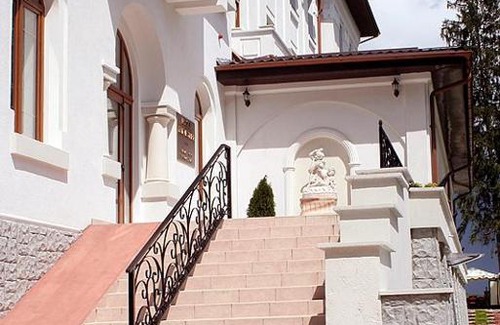 Baile Govora Hotel | Welcoming Hotel Belvedere: Family-Friendly with Hot Tub