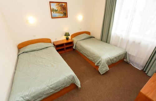 Petrozavodsk Hotel | Budget-Friendly Hotel Belye Nochi with Hot Tub & More