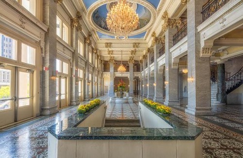 Alexandria Hotel | Elegant Hotel Bentley: Family-Friendly with Top Amenities
