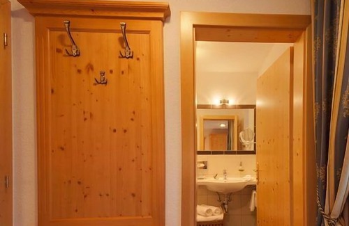 Nauders Hotel | Discover Hotel Berghof: 4-Star Stay with Spa & Pool