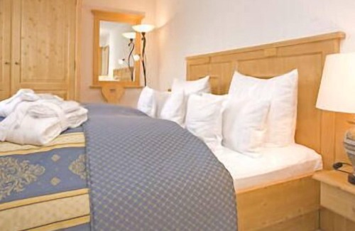 Nauders Hotel | Discover Hotel Berghof: 4-Star Stay with Spa & Pool