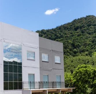 Rio do Sul Hotel | Discover Hotel Bergozza: Family-Friendly with Hot Tub
