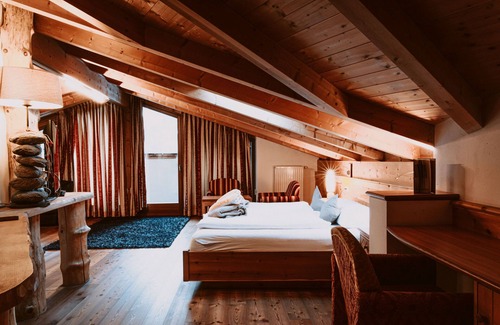 Luson Hotel | Experience Hotel Bergschlössl: 4-Star Spa & Pool Retreat