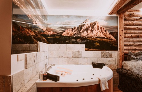 Luson Hotel | Experience Hotel Bergschlössl: 4-Star Spa & Pool Retreat