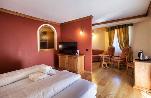 Madonna di Campiglio Hotel | Discover Hotel Bertelli: 4-Star Retreat with Spa & Pool