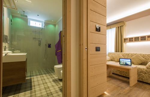 Ponte di Legno Hotel | Hotel Bezzi: Guest Rated 9.4 with Spa and Hot Tub Access