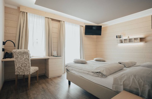 Ponte di Legno Hotel | Hotel Bezzi: Guest Rated 9.4 with Spa and Hot Tub Access