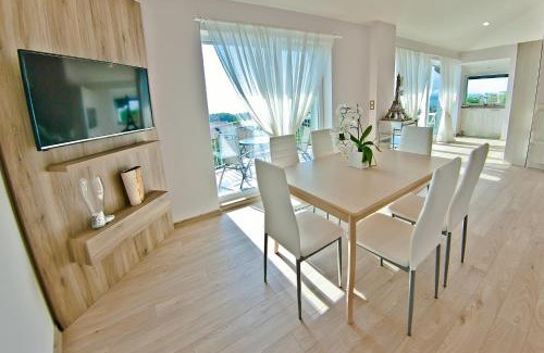 Saints Constantine and Helena Hotel | Oceanfront Hotel Amfora with Exceptional Guest Rating 9.2
