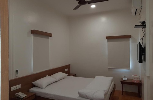 Shivajinagar Hotel | Budget-Friendly Hotel Bhooshan in Pune with Breakfast & More