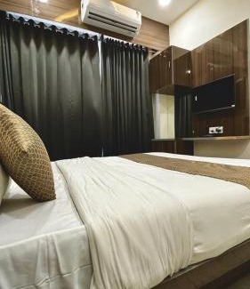 Sanand Hotel | Discover Hotel Bilva Leaf Tree: Pet-Friendly Getaway