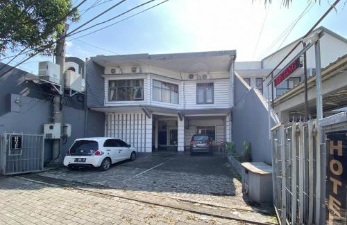 Malang Hotel | Budget-Friendly Stay at Hotel Bintang - Family Welcome!