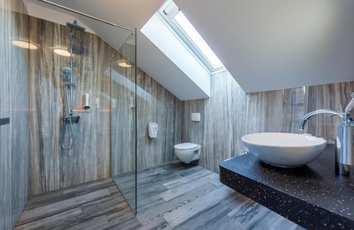 Fuzine Hotel | Discover Hotel Bitoraj Fužine: 4-Star Family Getaway