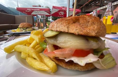 Reckingen Hotel | Discover Comfort at Hotel Blinnenhorn - Rated 8.7/10