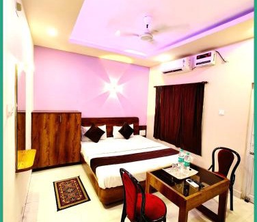 Bodh Gaya Hotel | Hotel Blue Sagar Near Metta Buddharam Temple