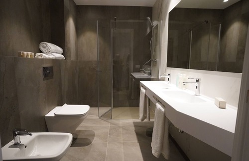 Navarrete Hotel | Experience Hotel-Bodegas FyA: 4-Star Bliss Awaits You