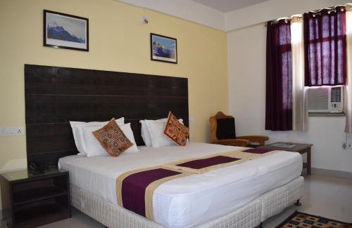 Bodh Gaya Hotel | Welcoming Hotel Bodh Vilas: Family-Friendly & Accessible Stay