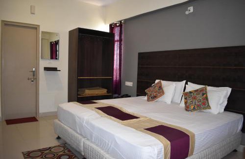 Bodh Gaya Hotel | Welcoming Hotel Bodh Vilas: Family-Friendly & Accessible Stay