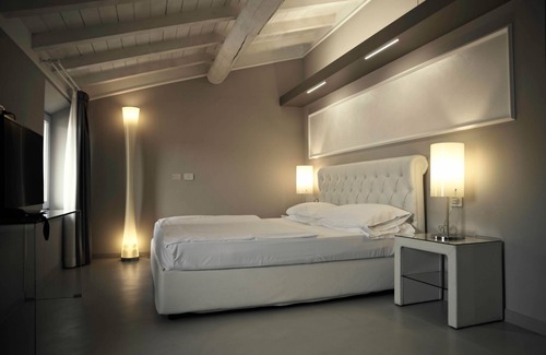 Bogliaco Hotel | Experience Hotel Bogliaco: Pool, Spa & Family-Friendly Fun
