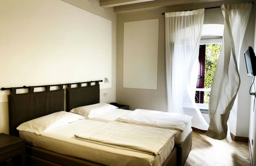 Bogliaco Hotel | Experience Hotel Bogliaco: Pool, Spa & Family-Friendly Fun