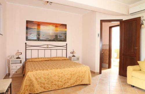 Lipari Historic Centre Hotel | Discover Hotel Borgo Eolie: Poolside Retreat, Rated 9/10