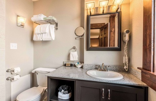 Sedalia Hotel | Discover Hotel Bothwell: Top-Rated Comfort in Sedalia