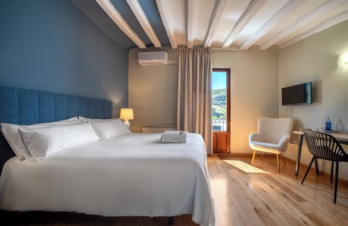 Cervera del Rio Alhama Hotel | Cozy Retreat at Hotel-Boutique by Gonzalo Sesma