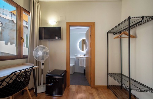 Cervera del Rio Alhama Hotel | Cozy Retreat at Hotel-Boutique by Gonzalo Sesma