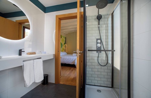 Cervera del Rio Alhama Hotel | Cozy Retreat at Hotel-Boutique by Gonzalo Sesma
