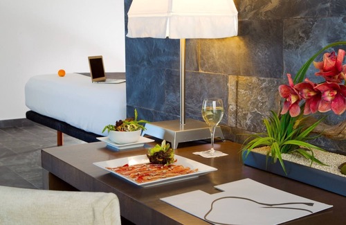 San Antonio Bay Hotel | Discover Hotel Boutique Ses Pitreras: 4-Star Paradise Awaits