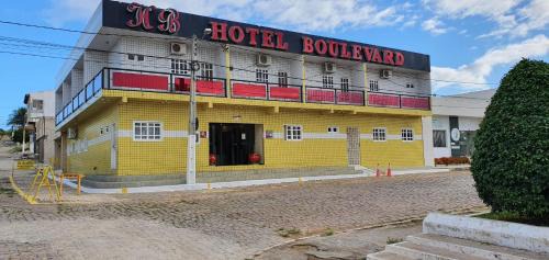 Araripina Hotel | Budget-Friendly Hotel Boulevard with Great Amenities