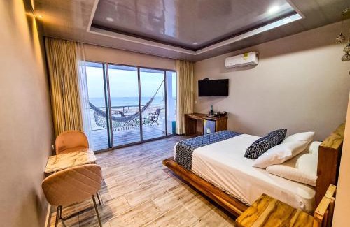 Arboletes Hotel | Cozy Hotel Boutique El Mirador with Oceanfront Pool
