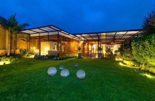 Zipaquira Hotel | Guest Rated 10/10: Hotel Boutique MR with Breakfast Included