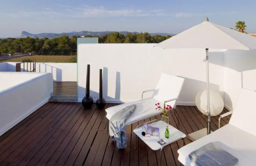 San Antonio Bay Hotel | Discover Hotel Boutique Ses Pitreras with Oceanfront Views